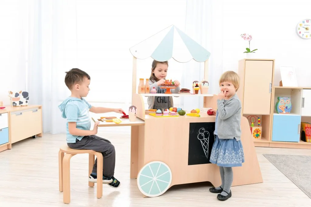 Page de garde -Jeux d'imitation Soldes 100708 p 17 1024x684 1