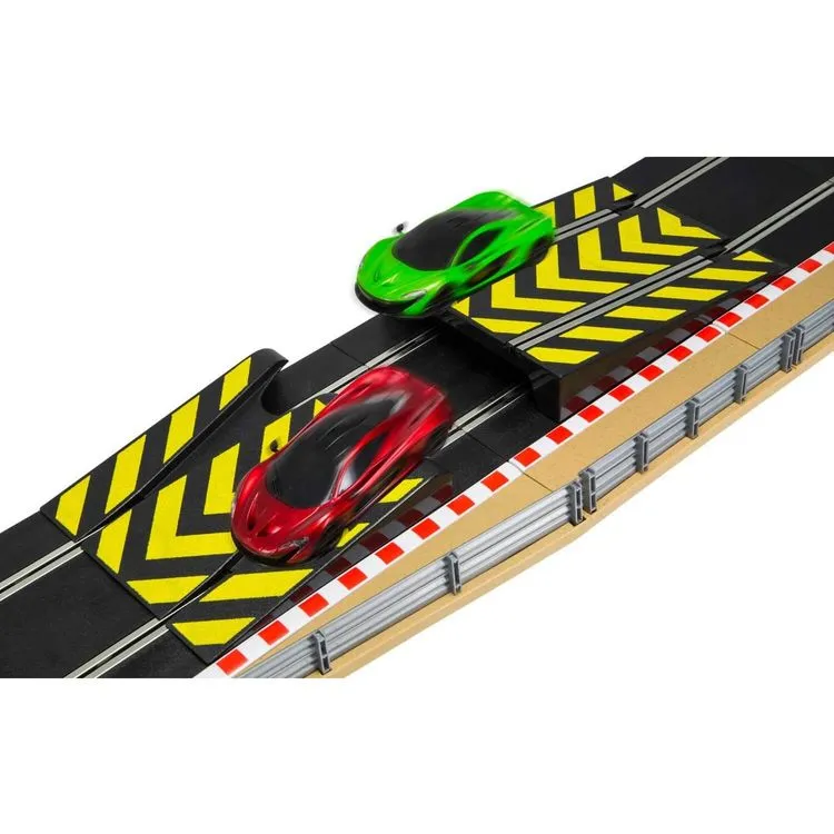 Scalextric Pack Extension De Circuit De Voiture N°2 : Rampes De Saut Et Chicane 4 Scalextric Pack Extension De Circuit De Voiture N°2 : Rampes De Saut Et Chicane – Image 2
