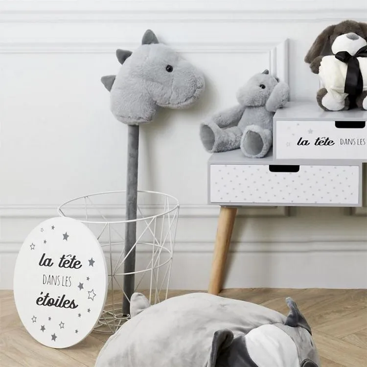 Paris Prix Bâton Sonore Enfant Dinosaure 75cm Gris 4 Paris Prix Bâton Sonore Enfant Dinosaure 75cm Gris – Image 2